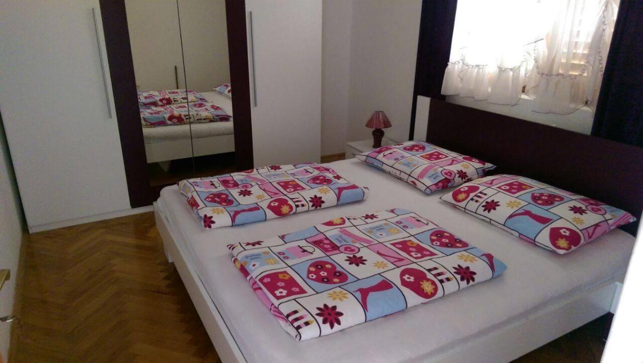 Apartmani Slavica บีโอกราดนาโมรู ภายนอก รูปภาพ