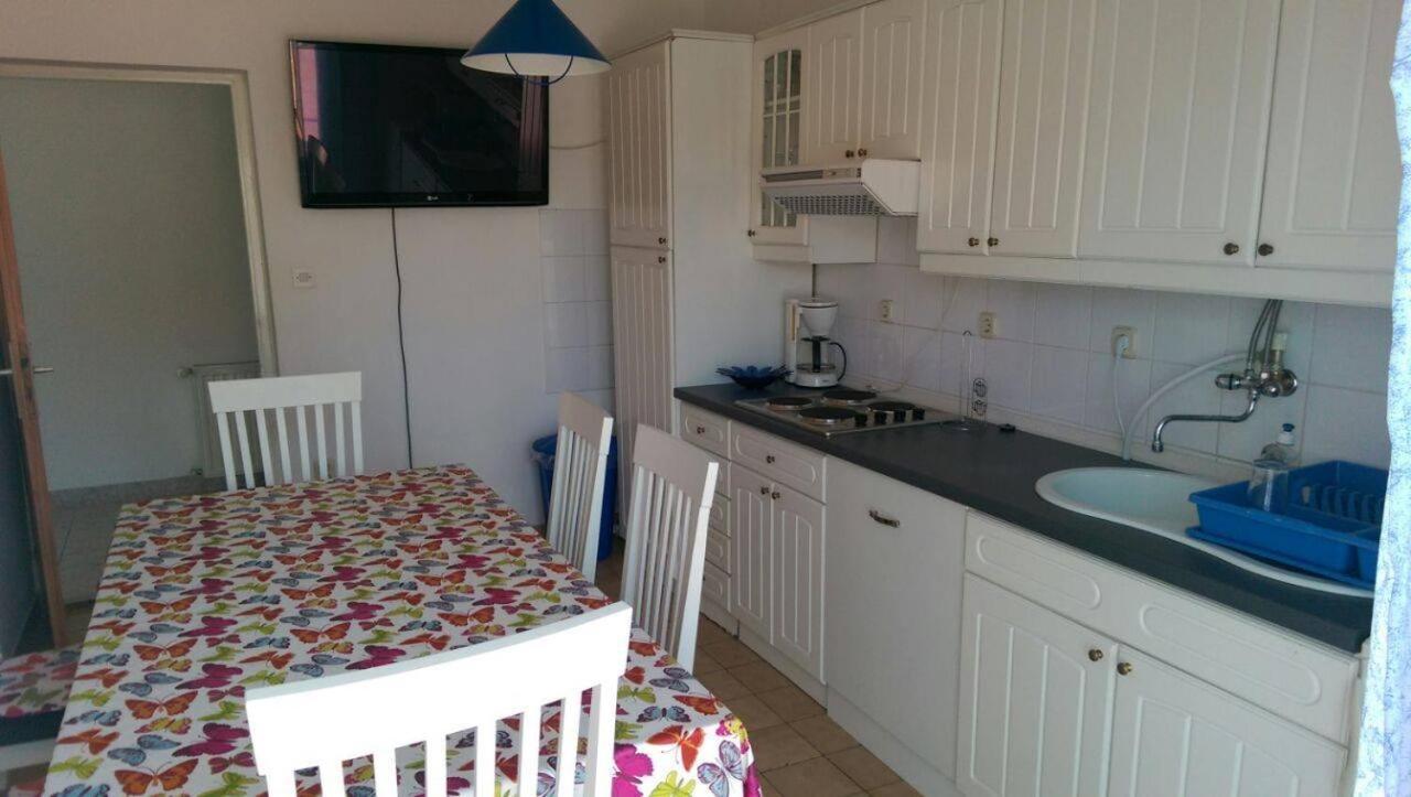 Apartmani Slavica บีโอกราดนาโมรู ภายนอก รูปภาพ