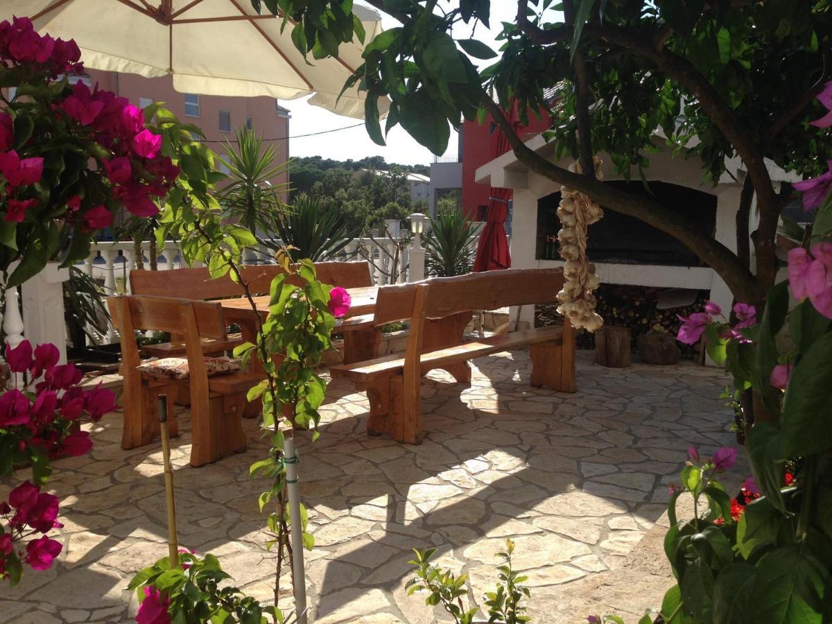 Apartmani Slavica บีโอกราดนาโมรู ภายนอก รูปภาพ