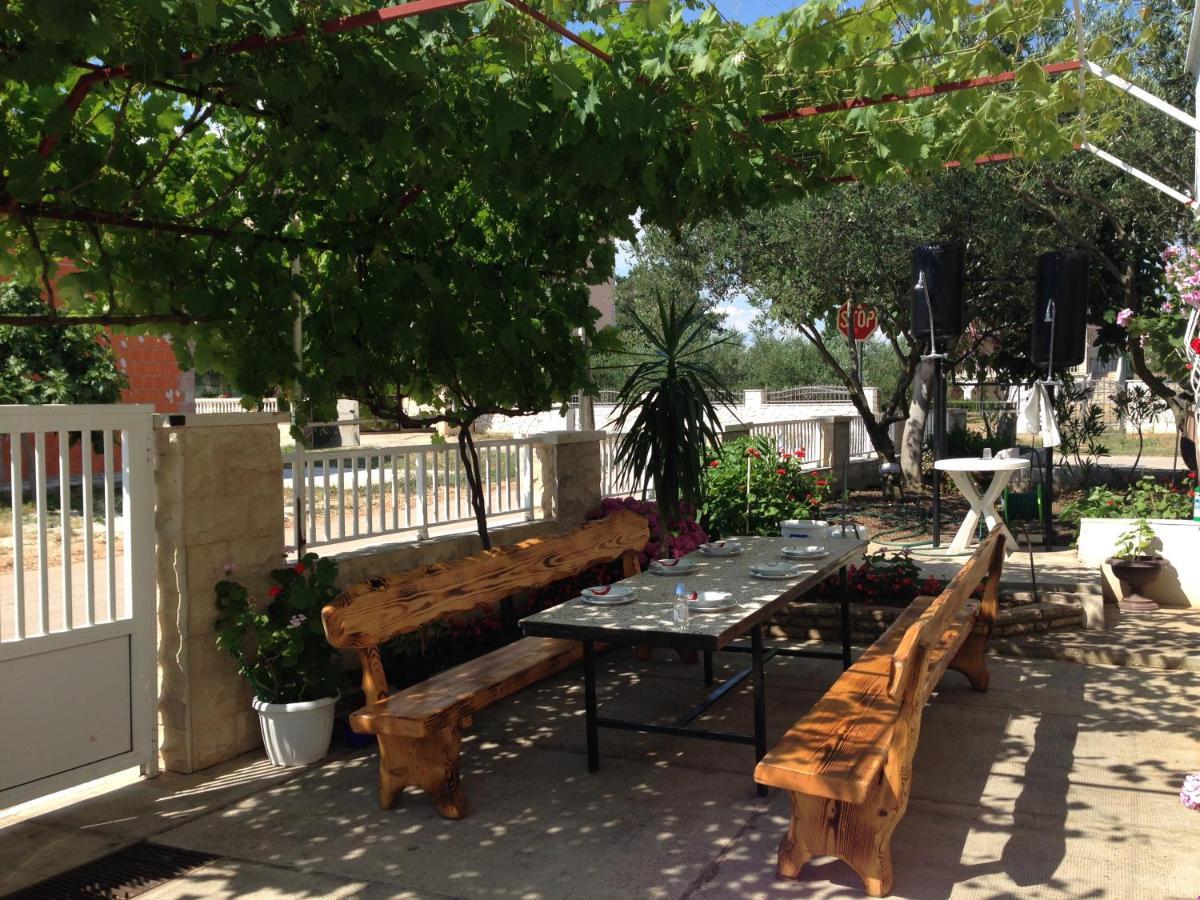 Apartmani Slavica บีโอกราดนาโมรู ภายนอก รูปภาพ