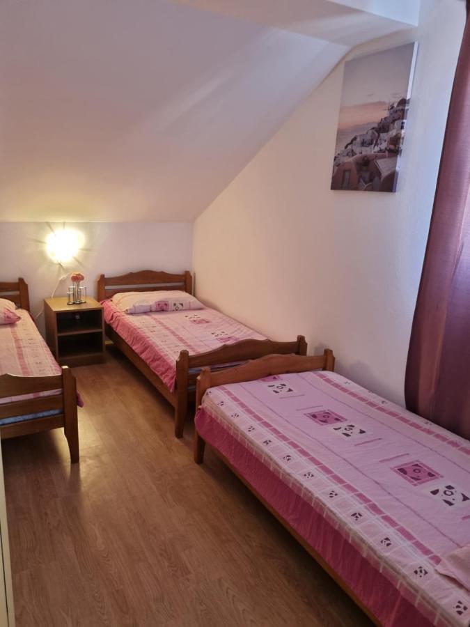 Apartmani Slavica บีโอกราดนาโมรู ภายนอก รูปภาพ